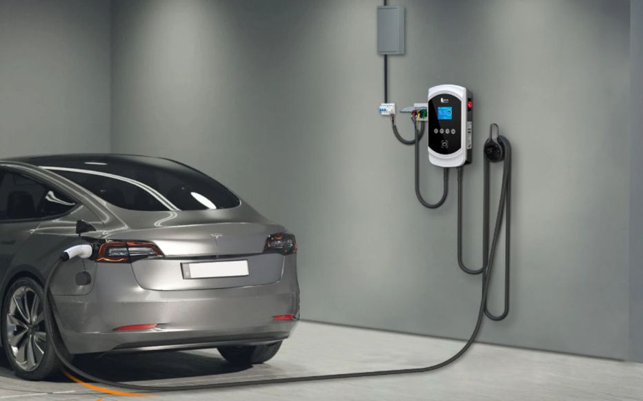 Votre expert en installation de borne de recharge en Seine-Saint-Denis (93) 2 Une solution sur mesure de la Wallbox à la borne d'entreprise