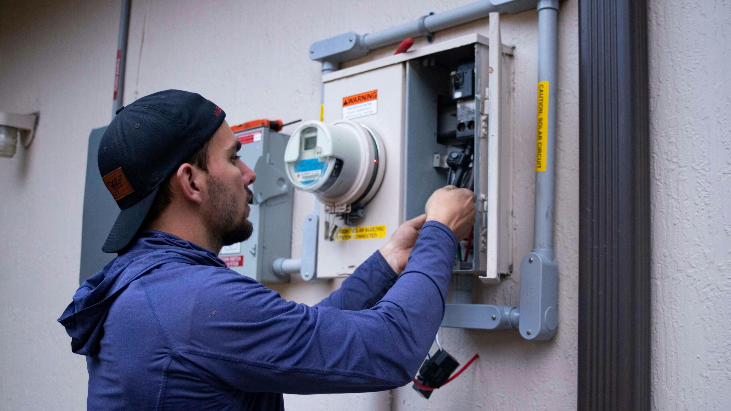 Electricien a Calais scaled